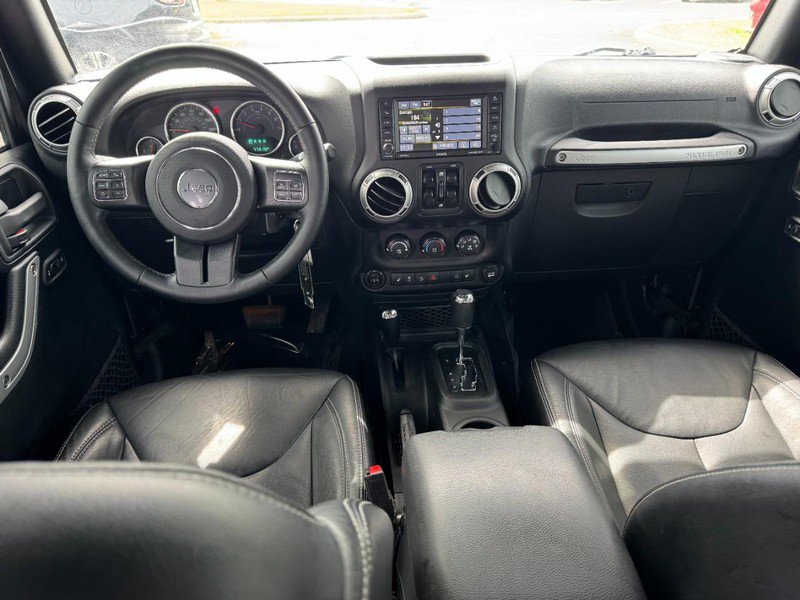 Used 2017 Jeep Wrangler Unlimited Sahara w/ Dual Top Group AWD/4WD image 11