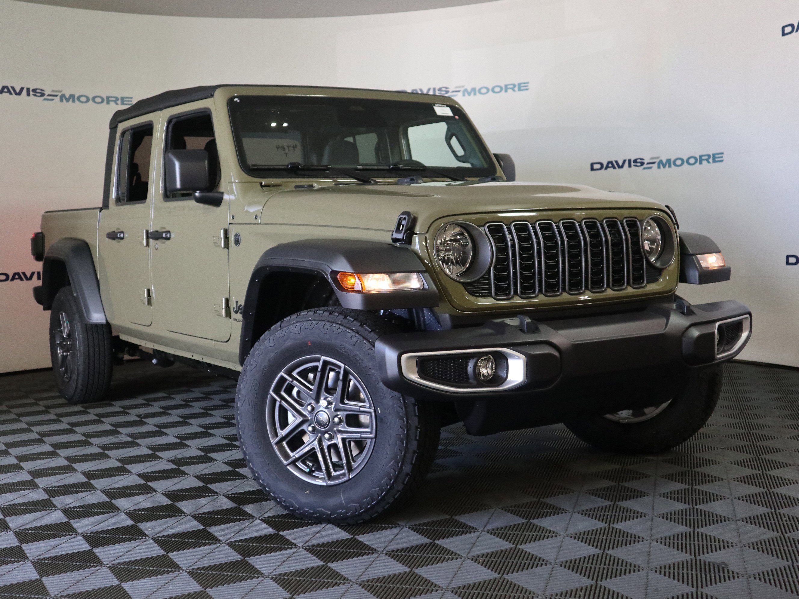 New 2026 Jeep Gladiator Sport AWD/4WD image 2