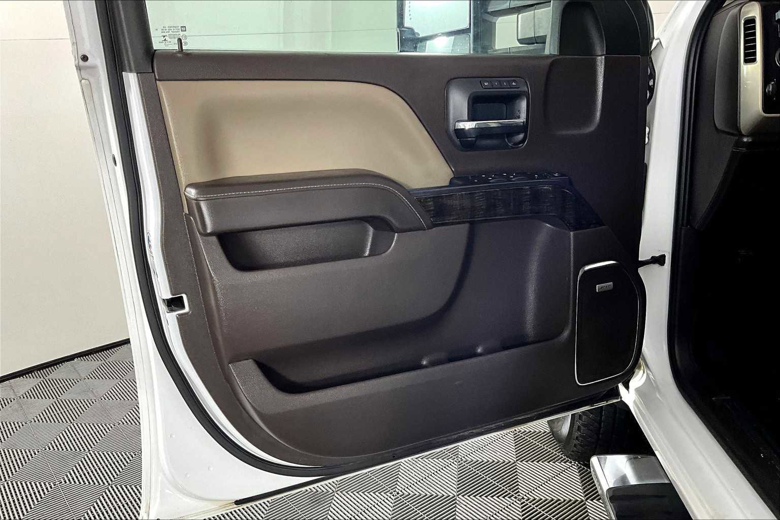 Used 2015 GMC Sierra 3500 Denali w/ Duramax Plus Package image 20