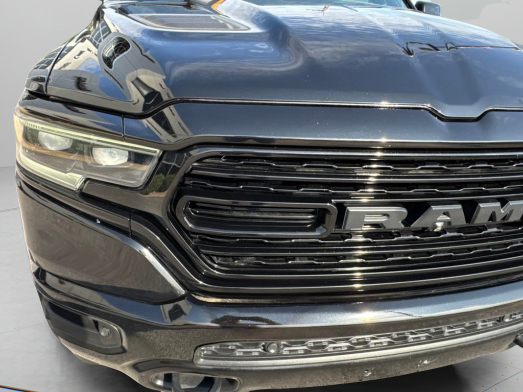 Used 2020 RAM 1500 Limited w/ Black Appearance Package AWD/4WD image 3