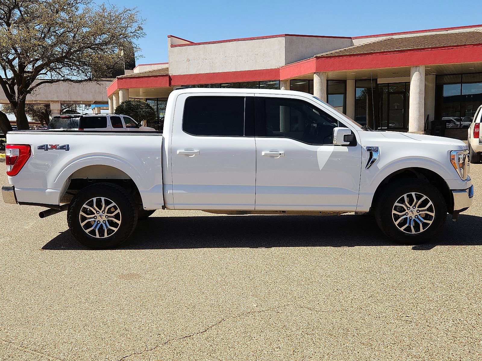 Used 2022 Ford F150 Lariat w/ Equipment Group 501A Mid image 5