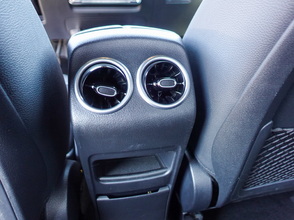 Used 2025 Mercedes-Benz GLA 250 image 24