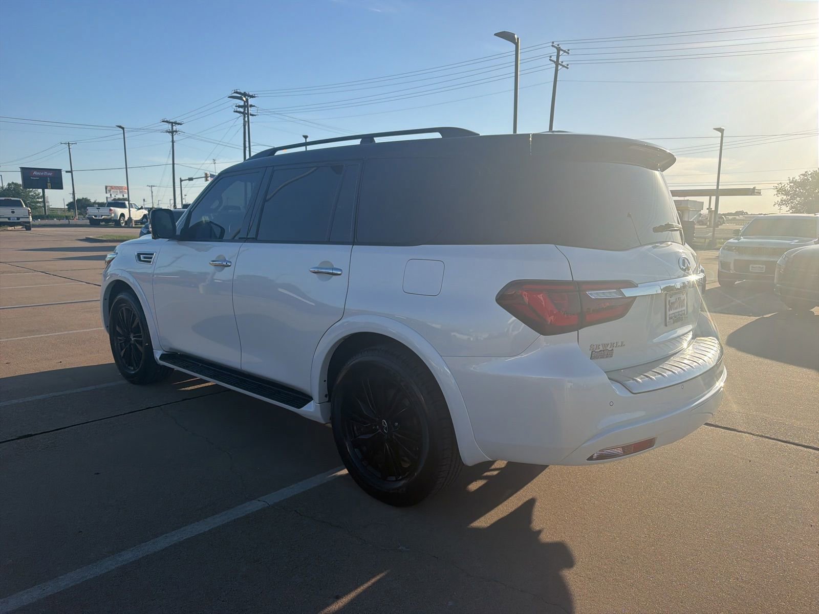 Used 2021 INFINITI QX80 Luxe w/ Cargo Package RWD image 7