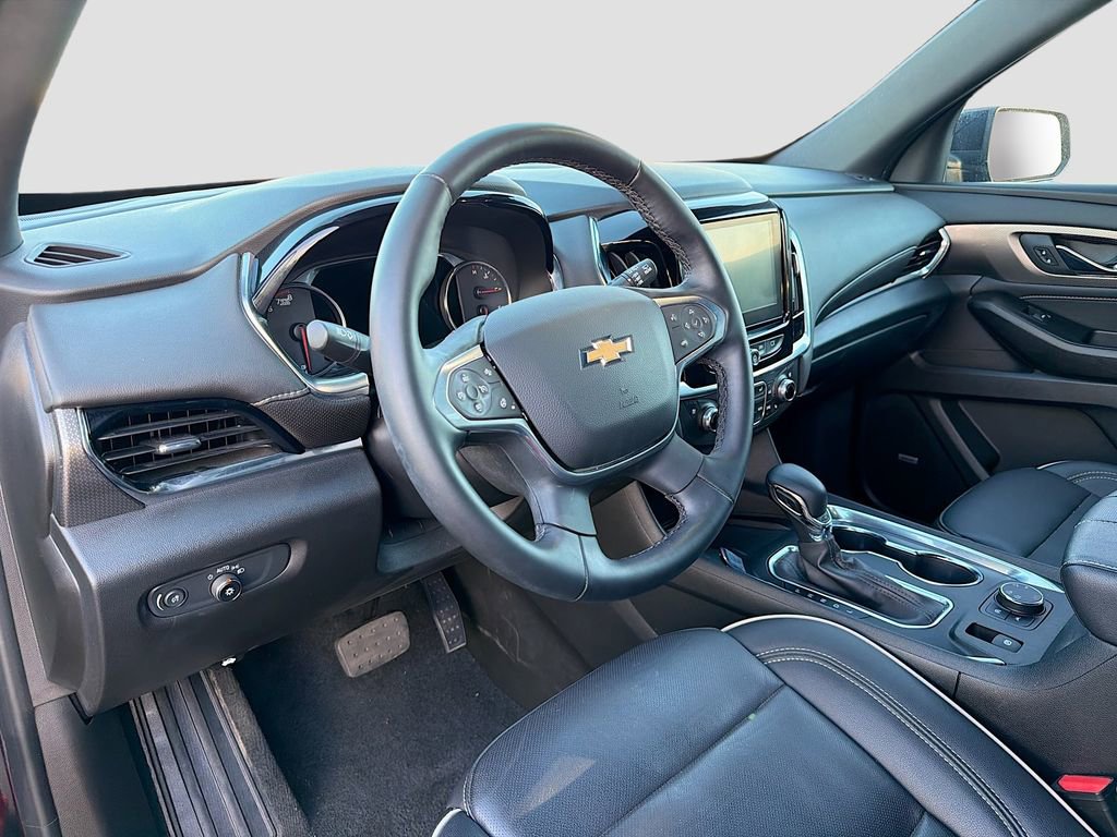 Used 2023 Chevrolet Traverse Premier w/ Redline Edition image 9