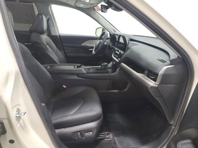 Certified 2024 Toyota Grand Highlander Limited image 16
