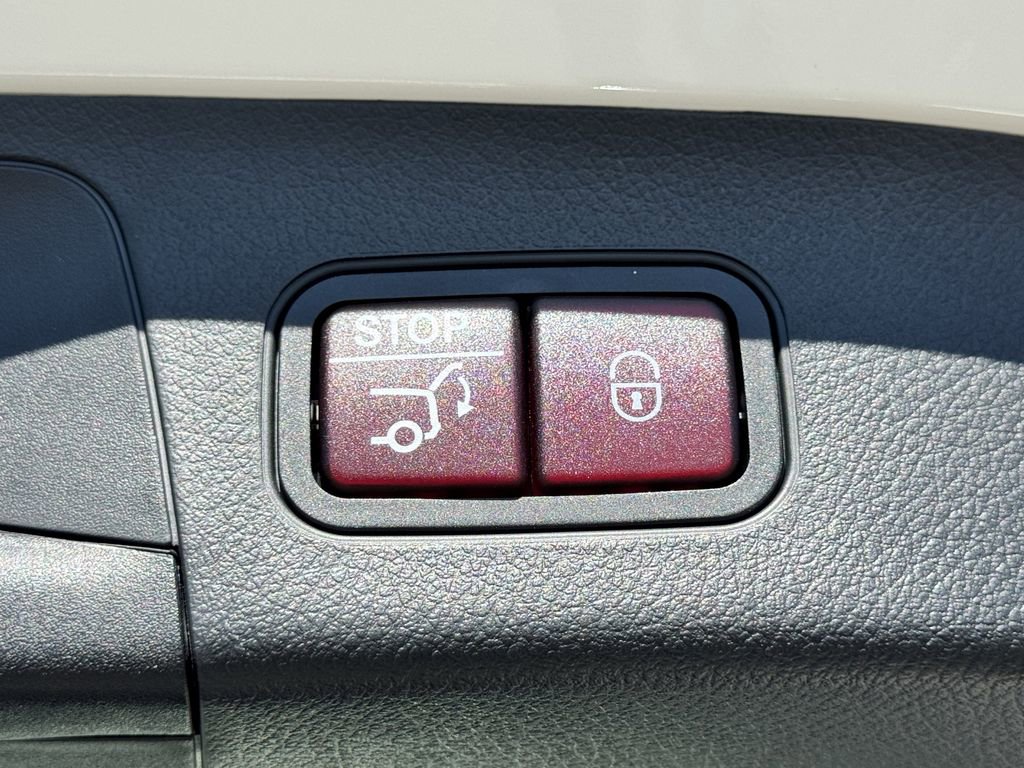 New 2025 Mercedes-Benz GLA 35 AMG 4MATIC image 17