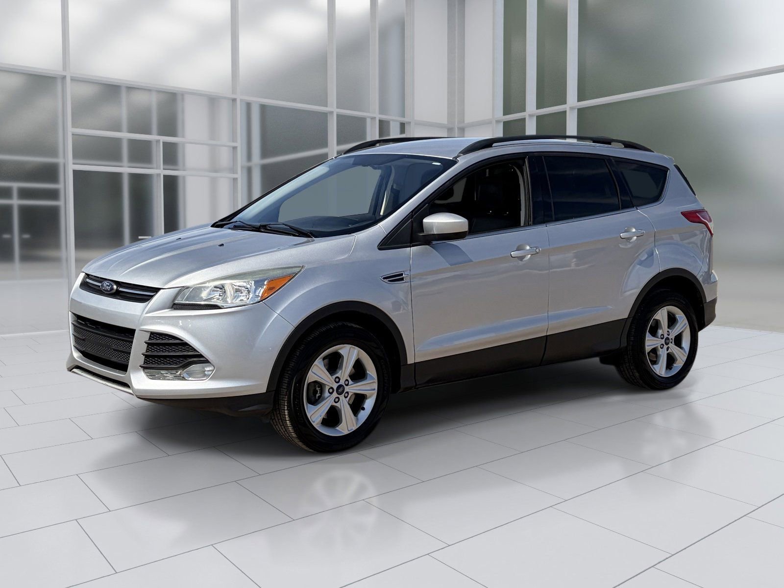 Used 2015 Ford Escape SE w/ Equipment Group 201A AWD/4WD image 2