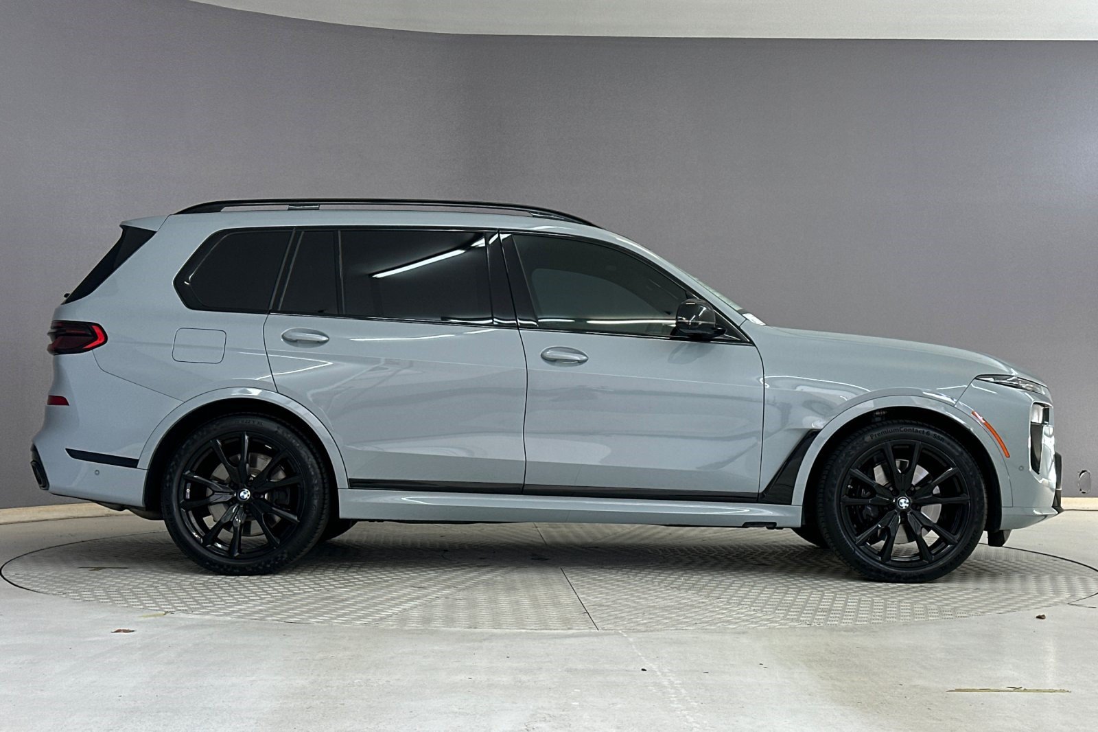Certified 2025 BMW X7 M60i AWD/4WD image 7