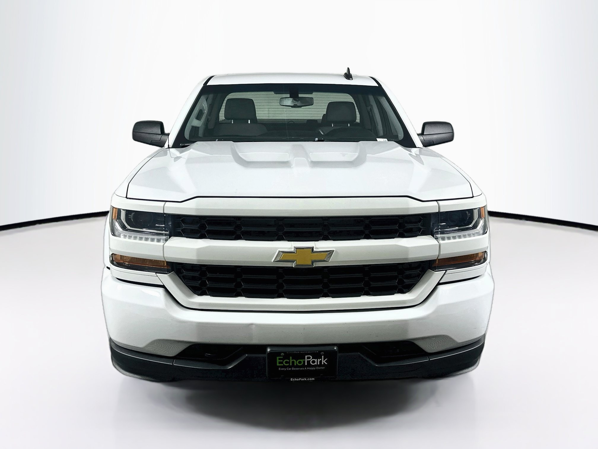 Used 2018 Chevrolet Silverado 1500 Custom w/ Custom Value Package RWD image 2