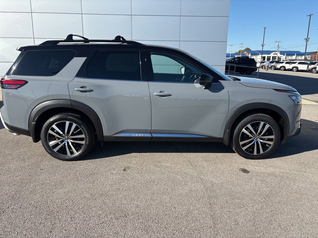 New 2025 Nissan Pathfinder Platinum FWD image 2