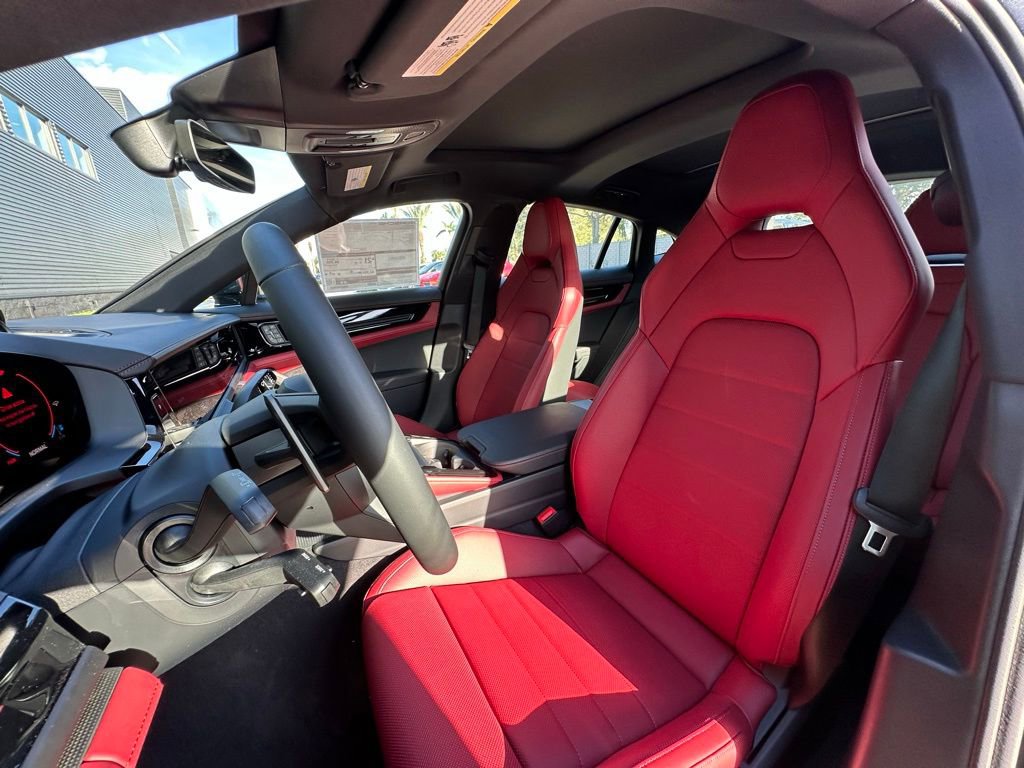 Used 2026 Porsche Panamera image 5