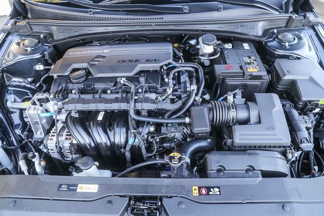 Certified 2025 Hyundai Elantra SEL image 31