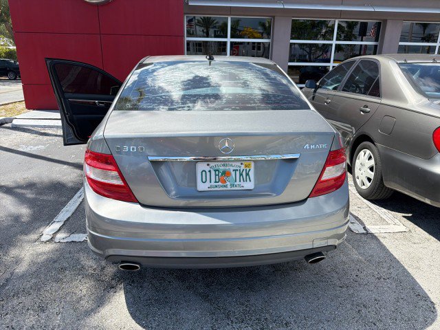 Used 2011 Mercedes-Benz C 300 4MATIC Sedan image 2