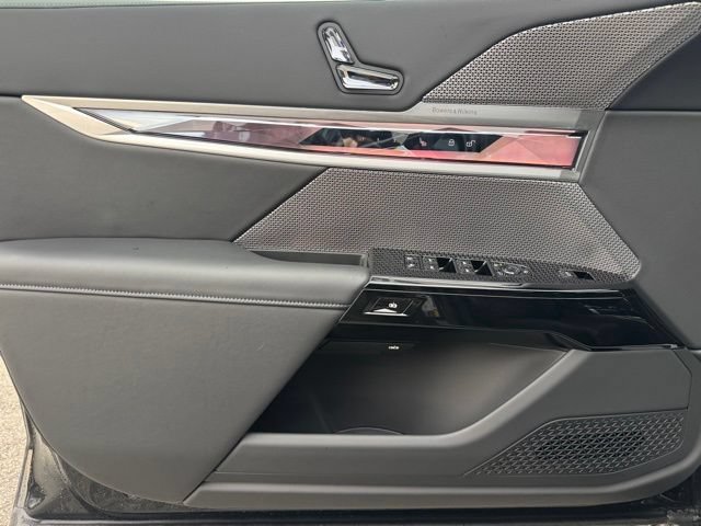 Certified 2025 BMW i7 xDrive60 AWD/4WD image 12