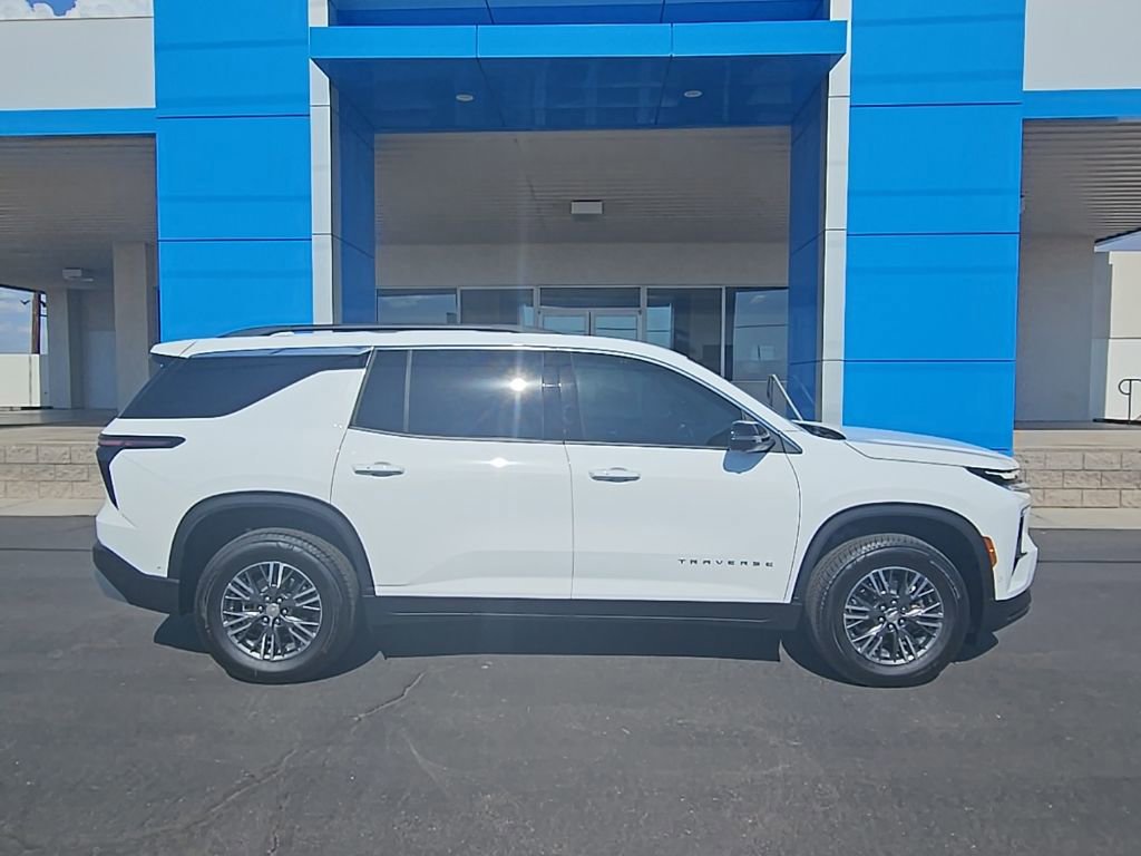 New 2026 Chevrolet Traverse LT w/ Enhanced Driving Package image 2