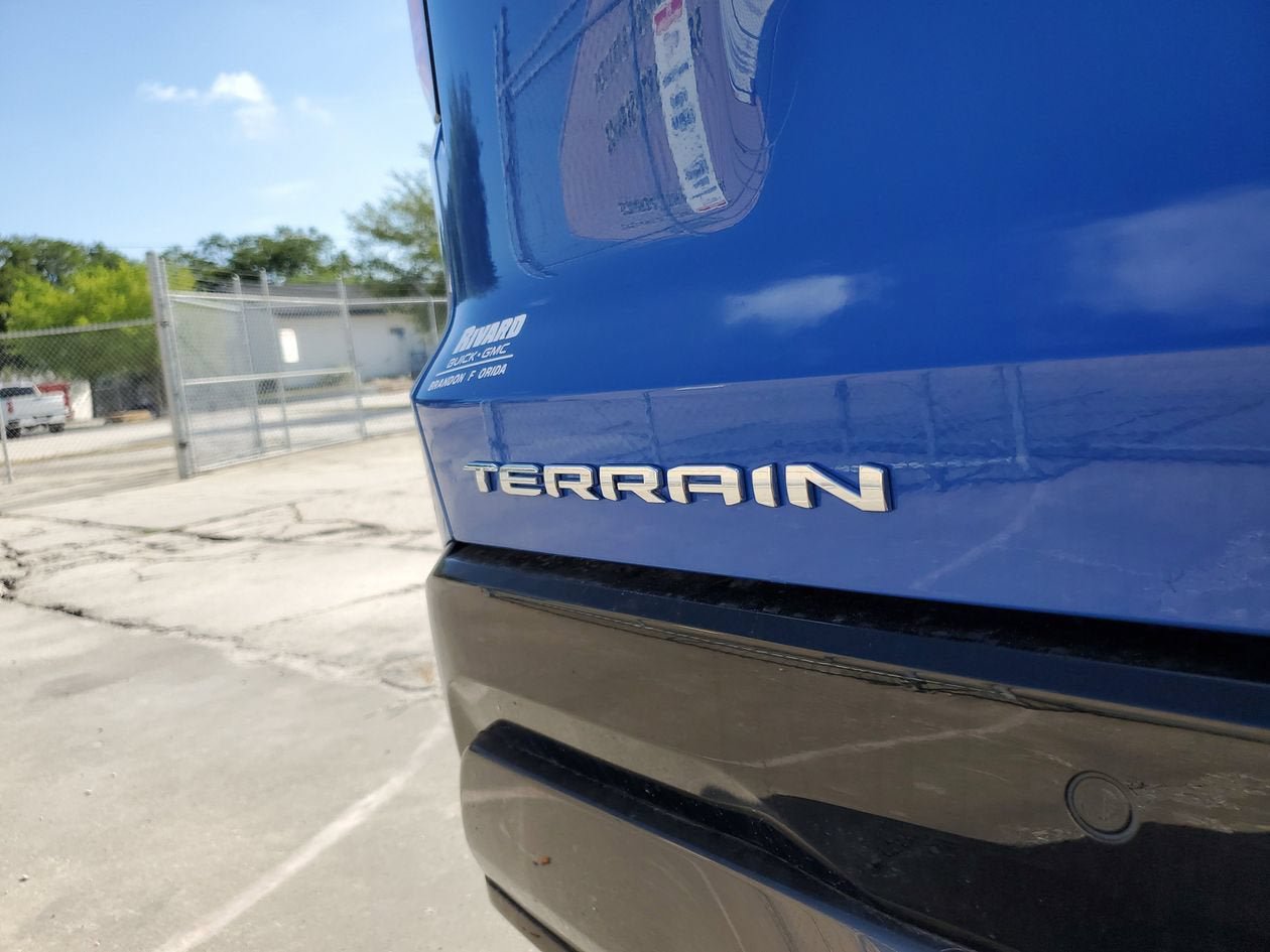New 2026 GMC Terrain AT4 w/ Technology Package II AWD/4WD image 8