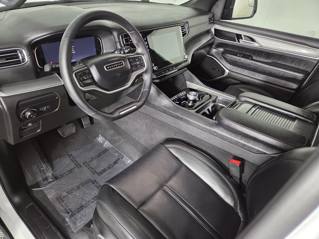 Certified 2025 Jeep Wagoneer 4WD image 13