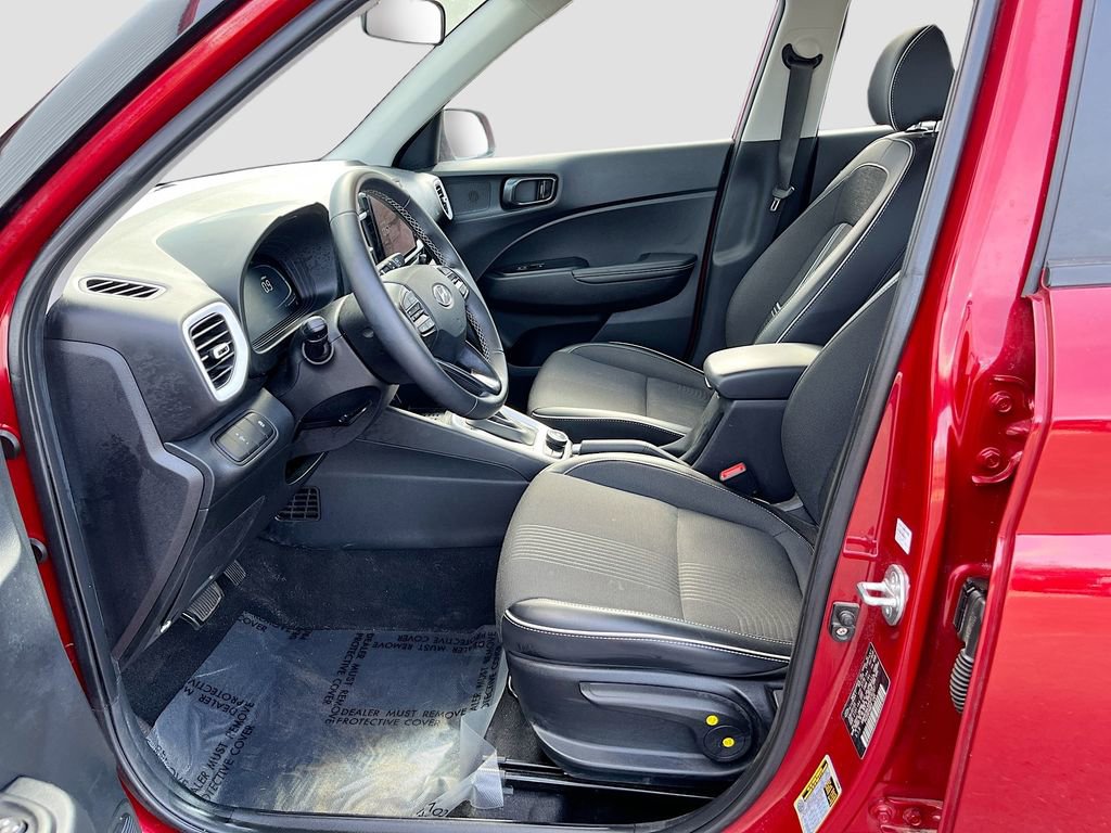 Used 2023 Hyundai Venue Limited w/ Cargo Package image 22