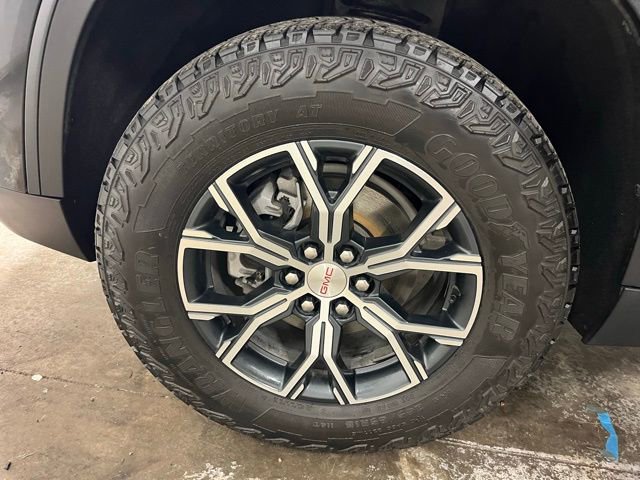 Used 2024 GMC Acadia AT4 w/ Luxury Package AWD/4WD image 29