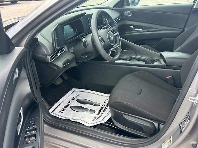 Certified 2024 Hyundai Elantra SE FWD image 14