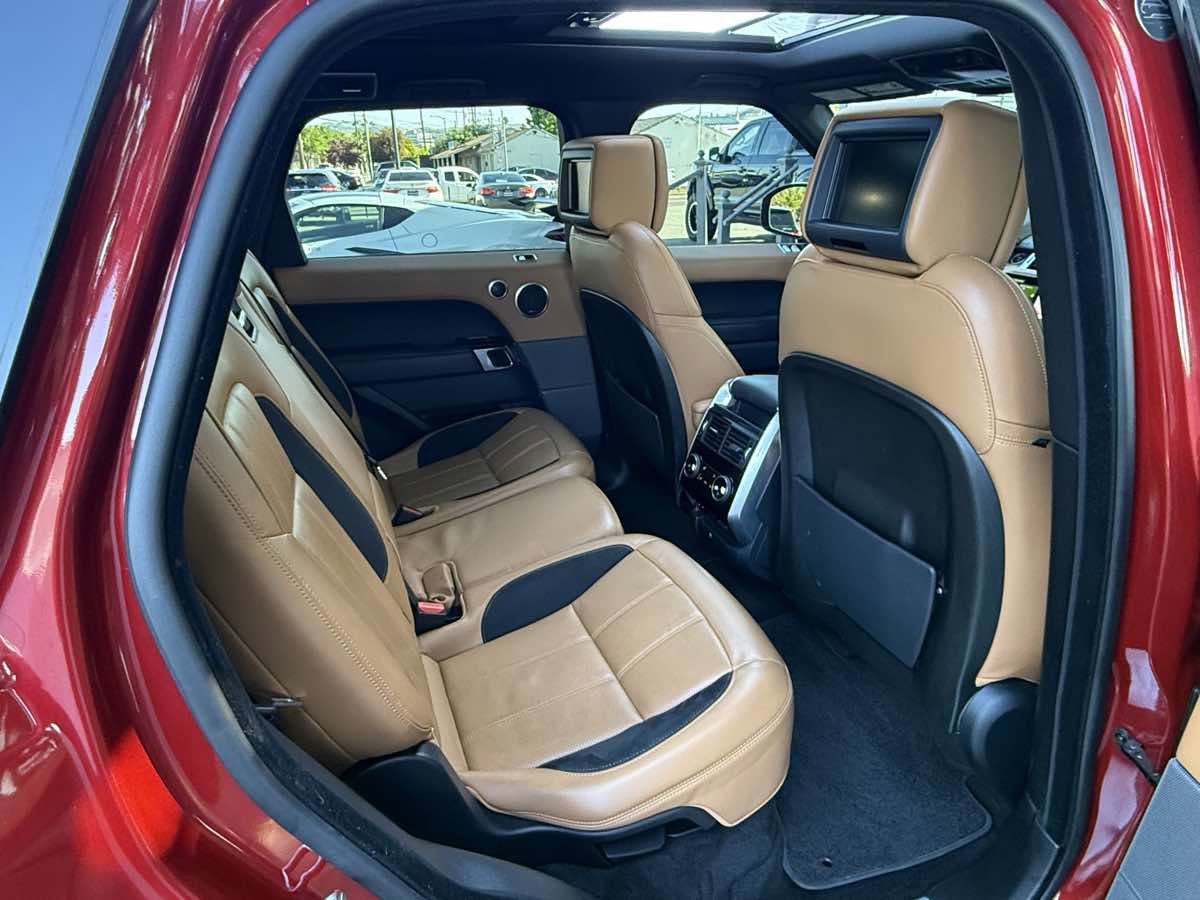 Used 2019 Land Rover Range Rover Sport Supercharged AWD/4WD image 28