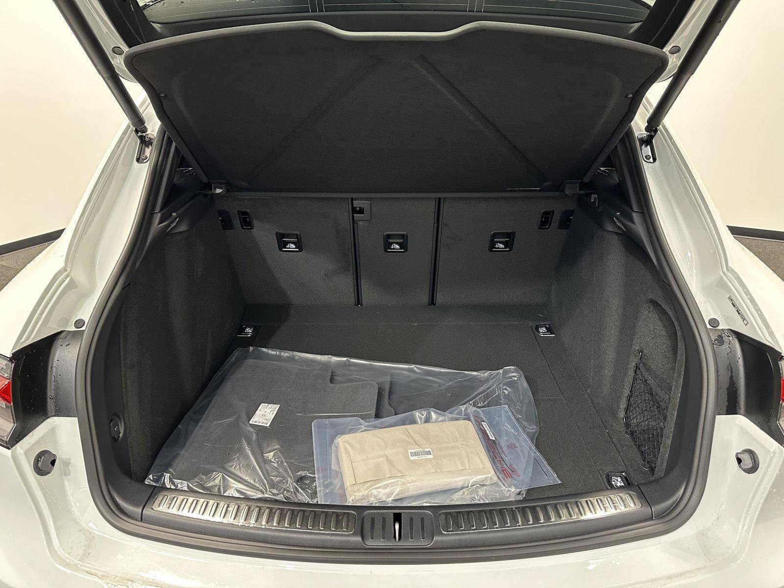 New 2026 Porsche Macan S AWD/4WD image 37