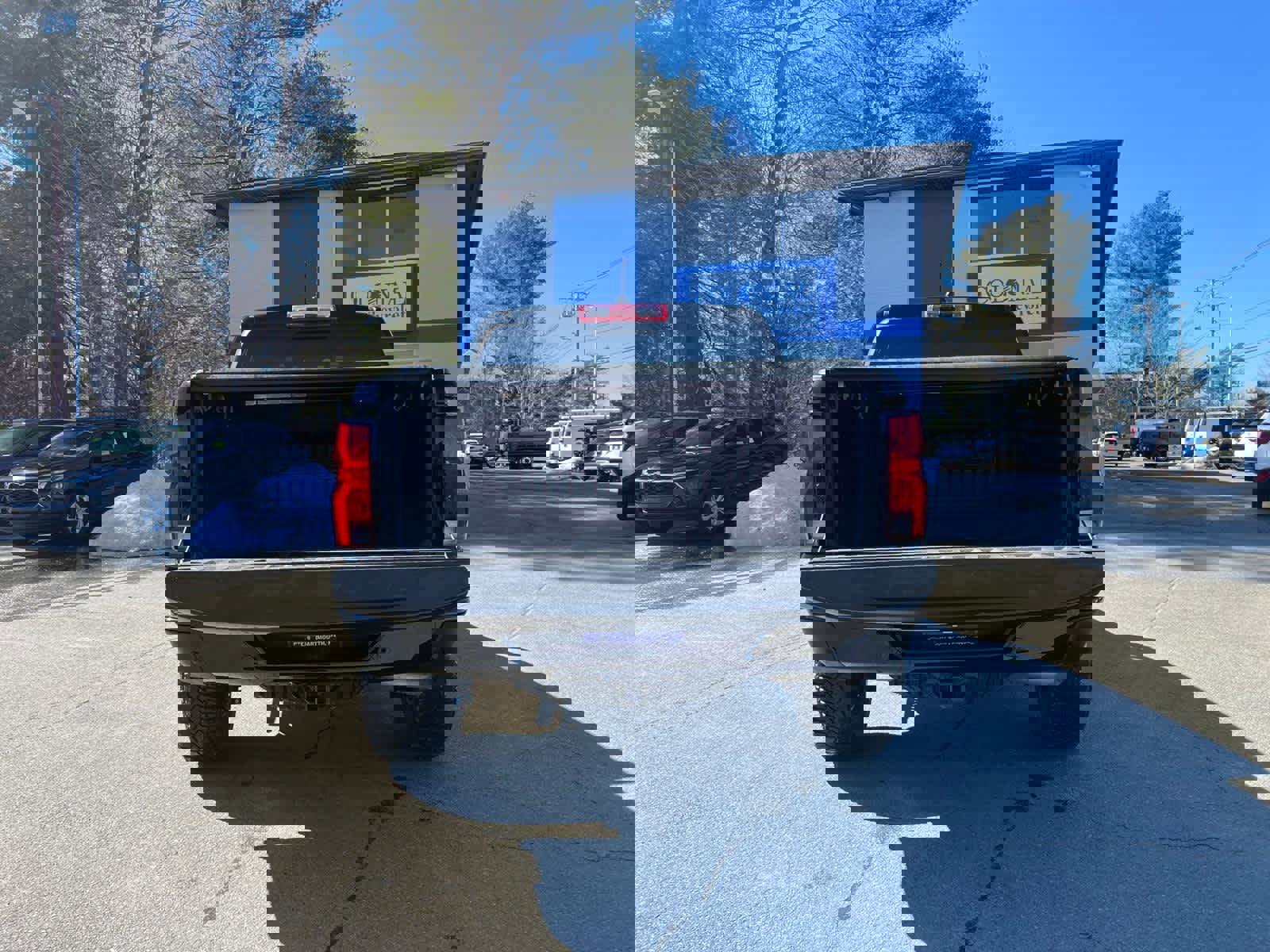 Certified 2024 Chevrolet Colorado ZR2 w/ ZR2 Convenience Package III image 36