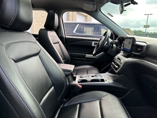 Used 2023 Ford Explorer XLT w/ Equipment Group 202A image 16