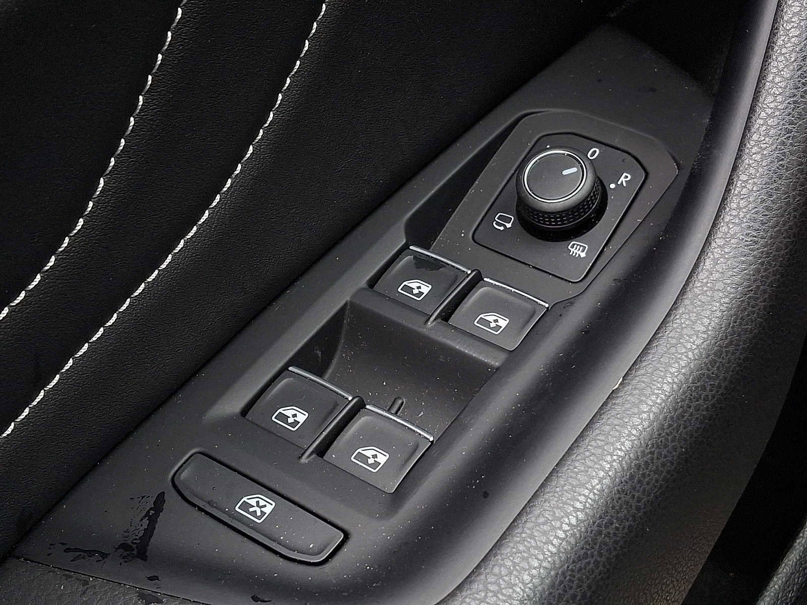 Used 2023 Volkswagen Arteon SEL AWD/4WD image 24