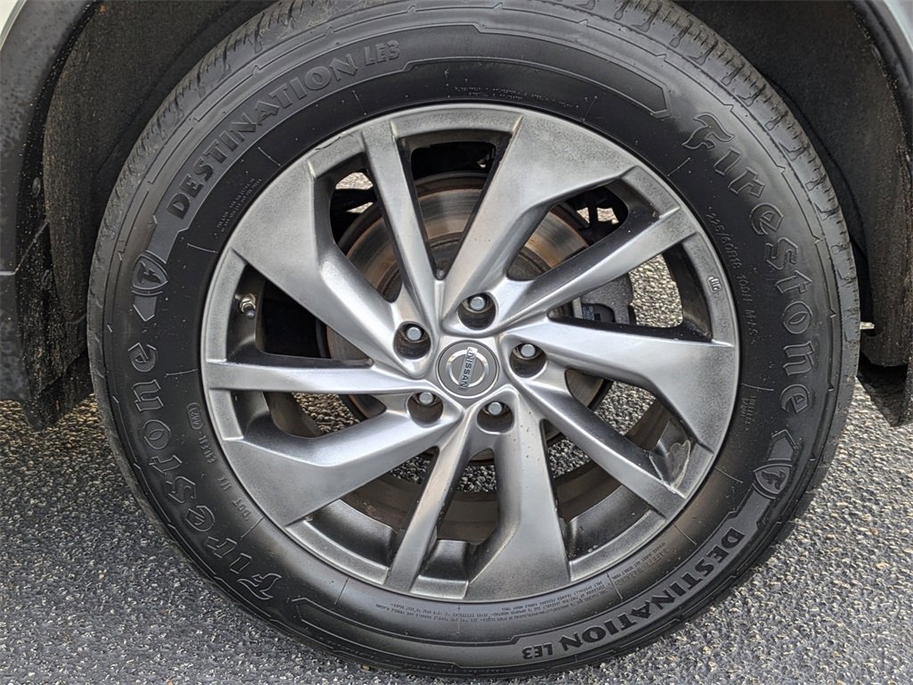 Used 2015 Nissan Rogue SL w/ SL Premium Package image 12