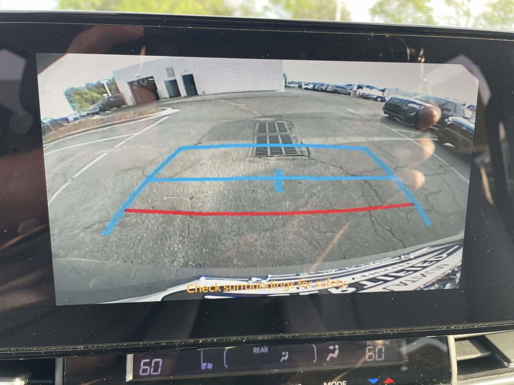 Used 2025 Toyota Sienna XLE image 40