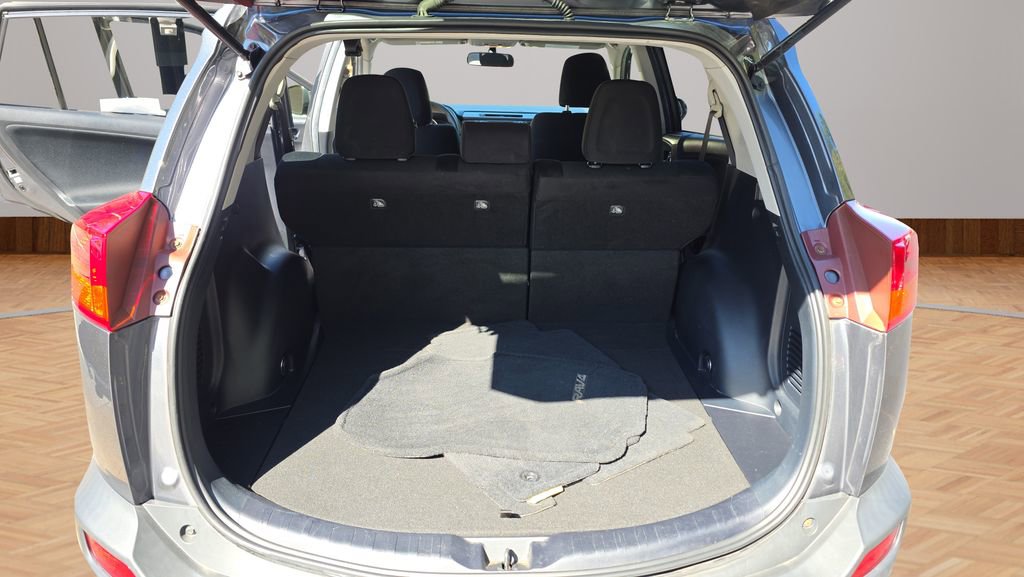 Used 2015 Toyota RAV4 XLE image 25