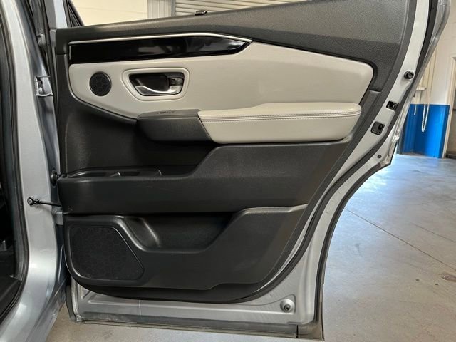 Used 2023 Honda Pilot Touring image 15