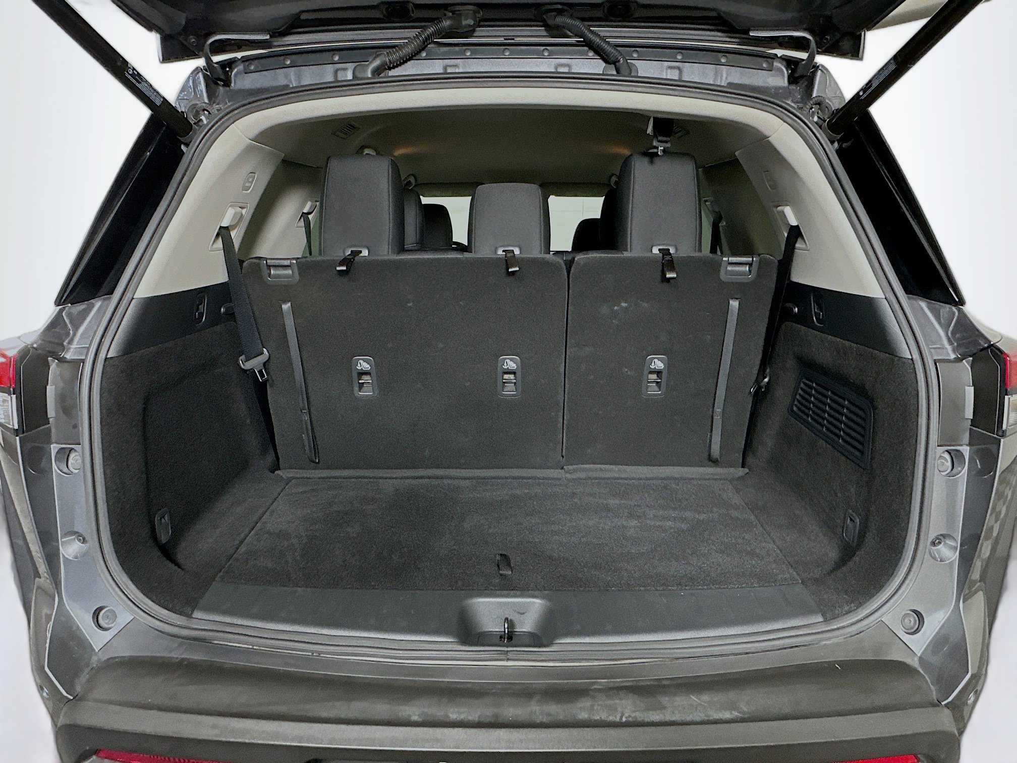 Used 2025 Nissan Pathfinder SV image 29