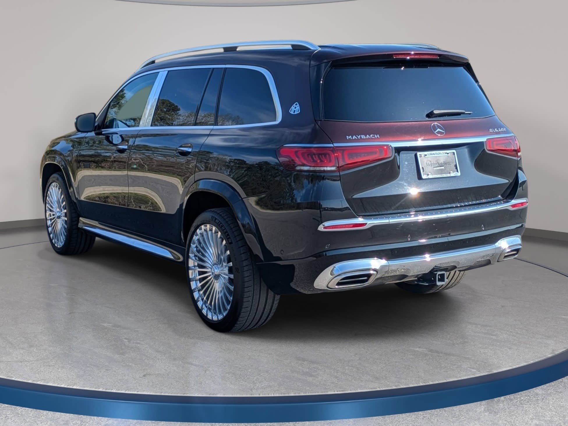 Used 2022 Mercedes-Benz Maybach GLS 600 4MATIC image 7