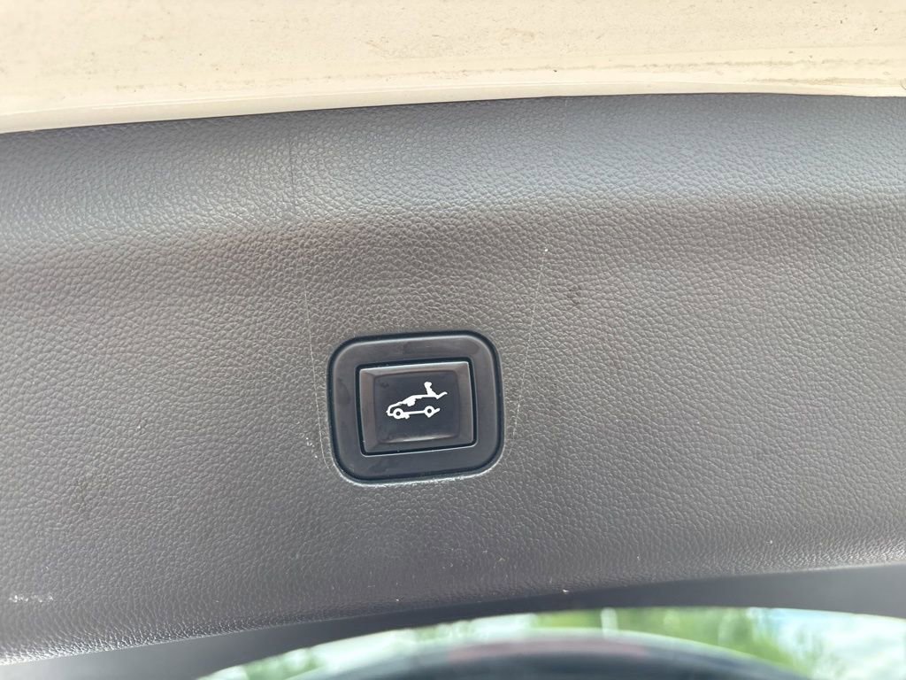 Used 2022 Buick Enclave Premium FWD image 8