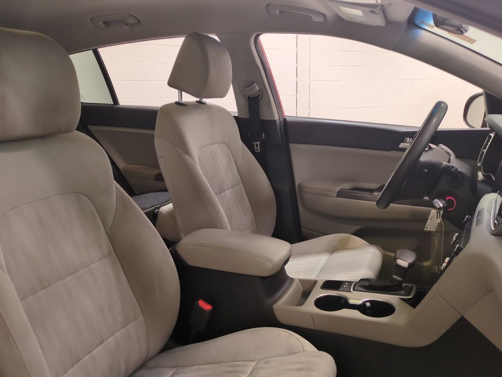 Used 2020 Kia Sportage LX image 10