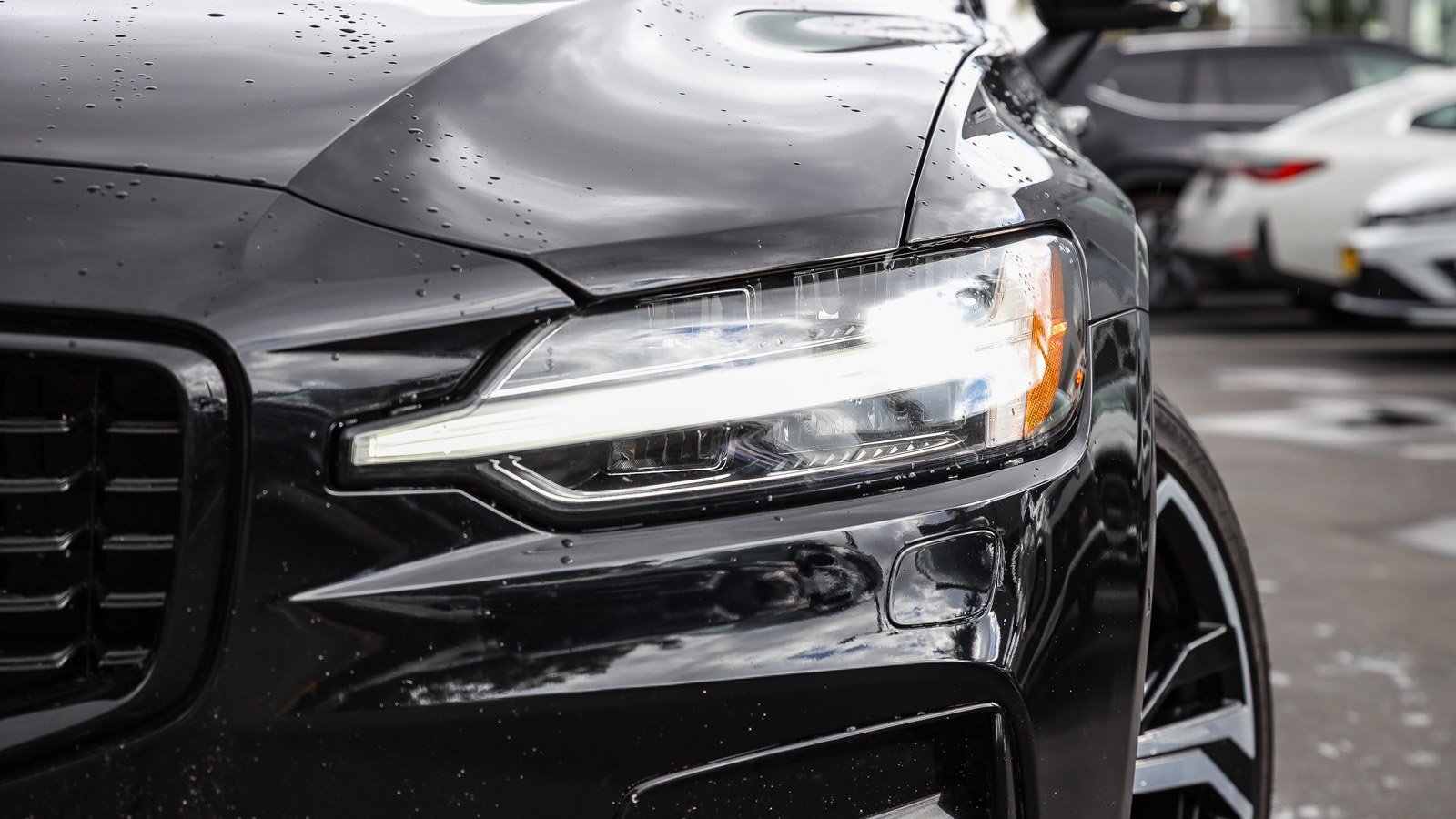 Used 2024 Volvo S60 B5 Plus image 2