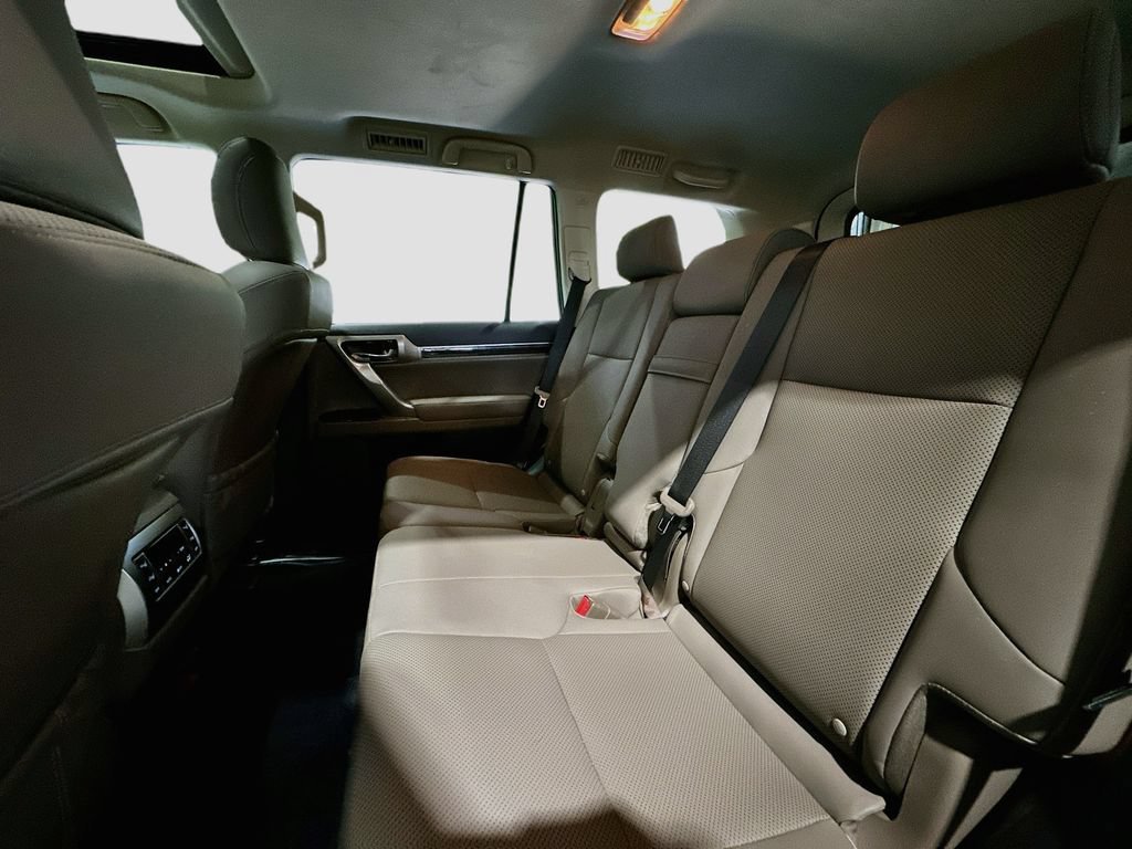 Used 2021 Lexus GX 460 Premium w/ Premium Package AWD/4WD image 25