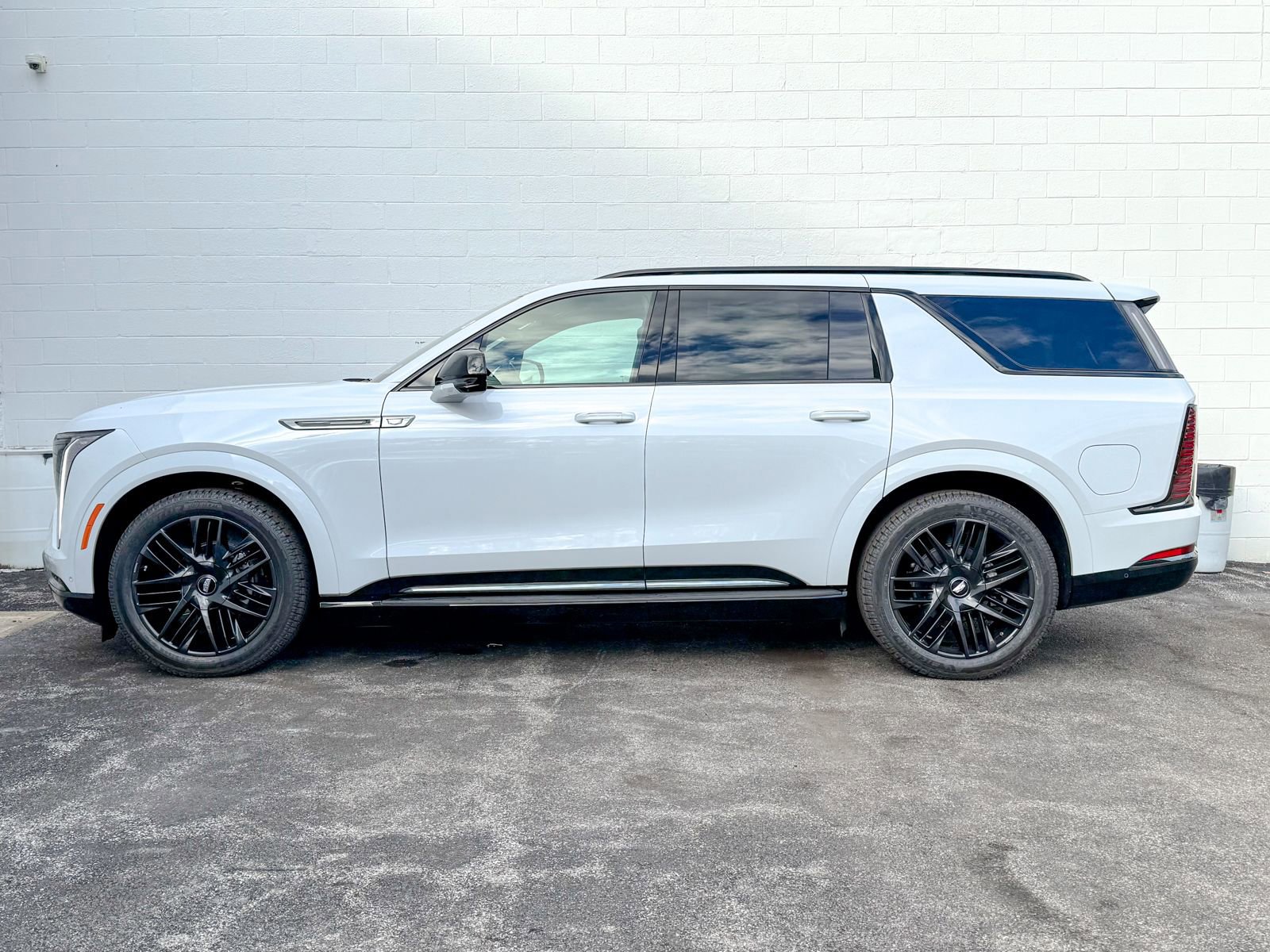 New 2026 Cadillac Escalade IQL Sport 1 w/ LPO, ONYX Package image 9