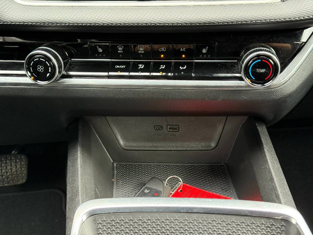 Used 2025 Chevrolet Equinox LT image 32