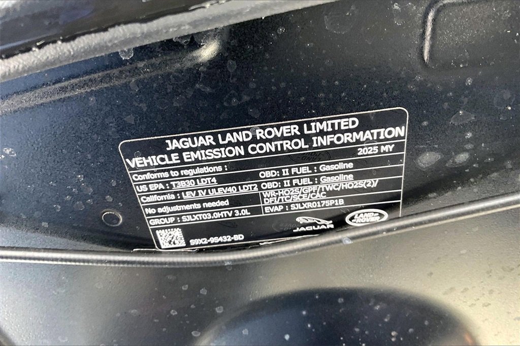 Certified 2025 Land Rover Range Rover Sport SE image 31