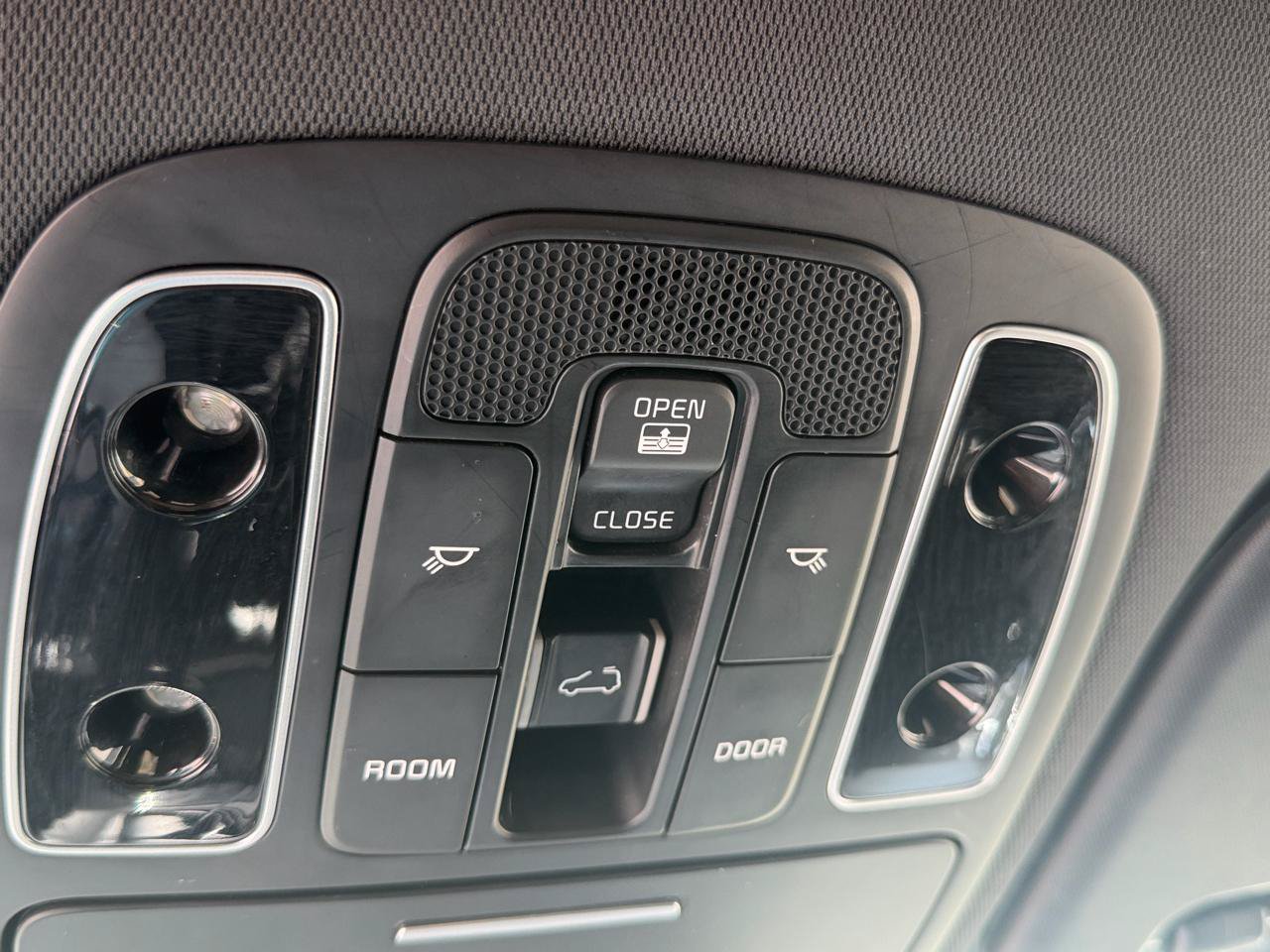 Used 2015 Kia Soul ! w/ Sun & Sound Package FWD image 22