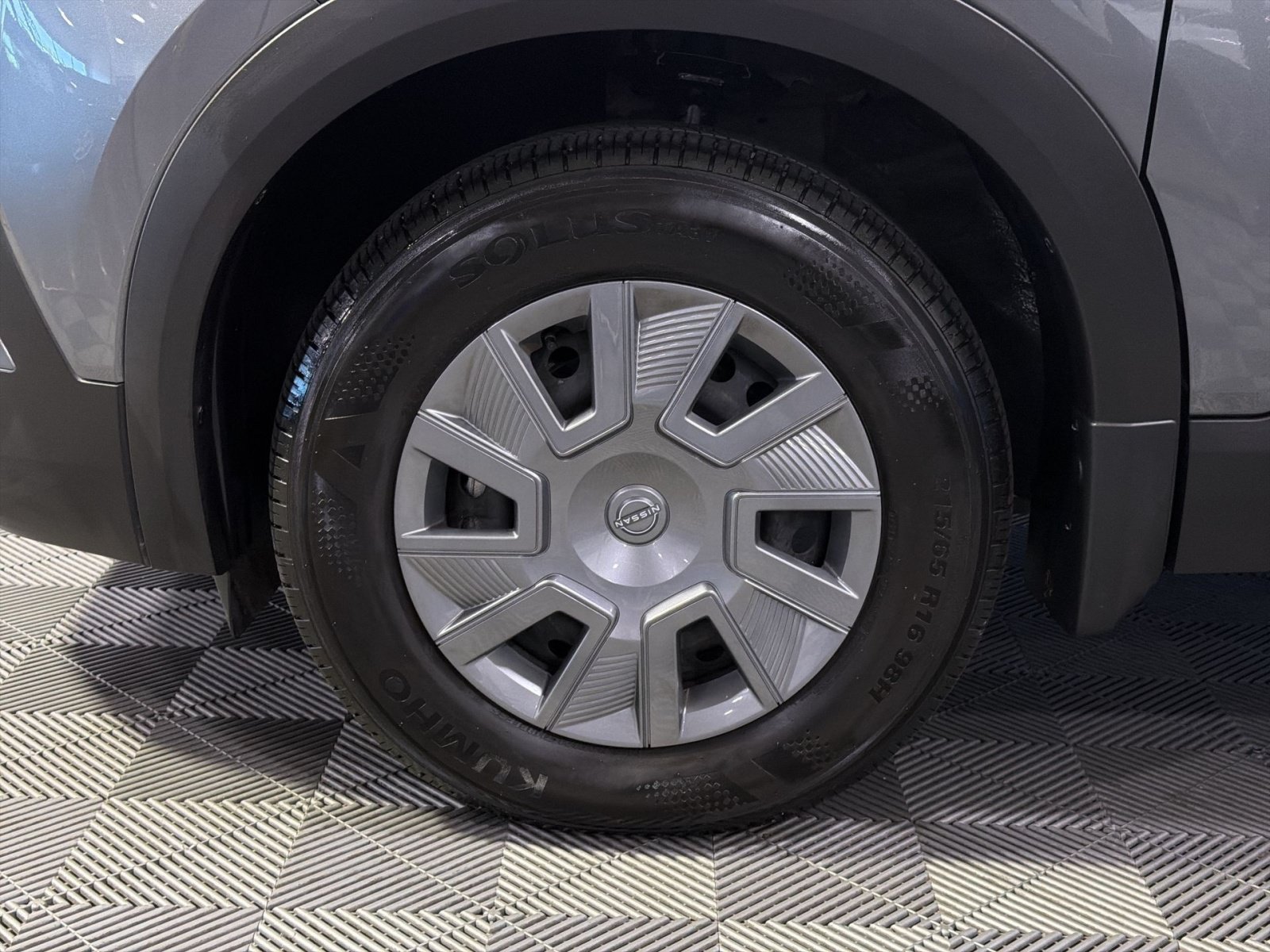 Used 2025 Nissan Kicks S FWD image 15