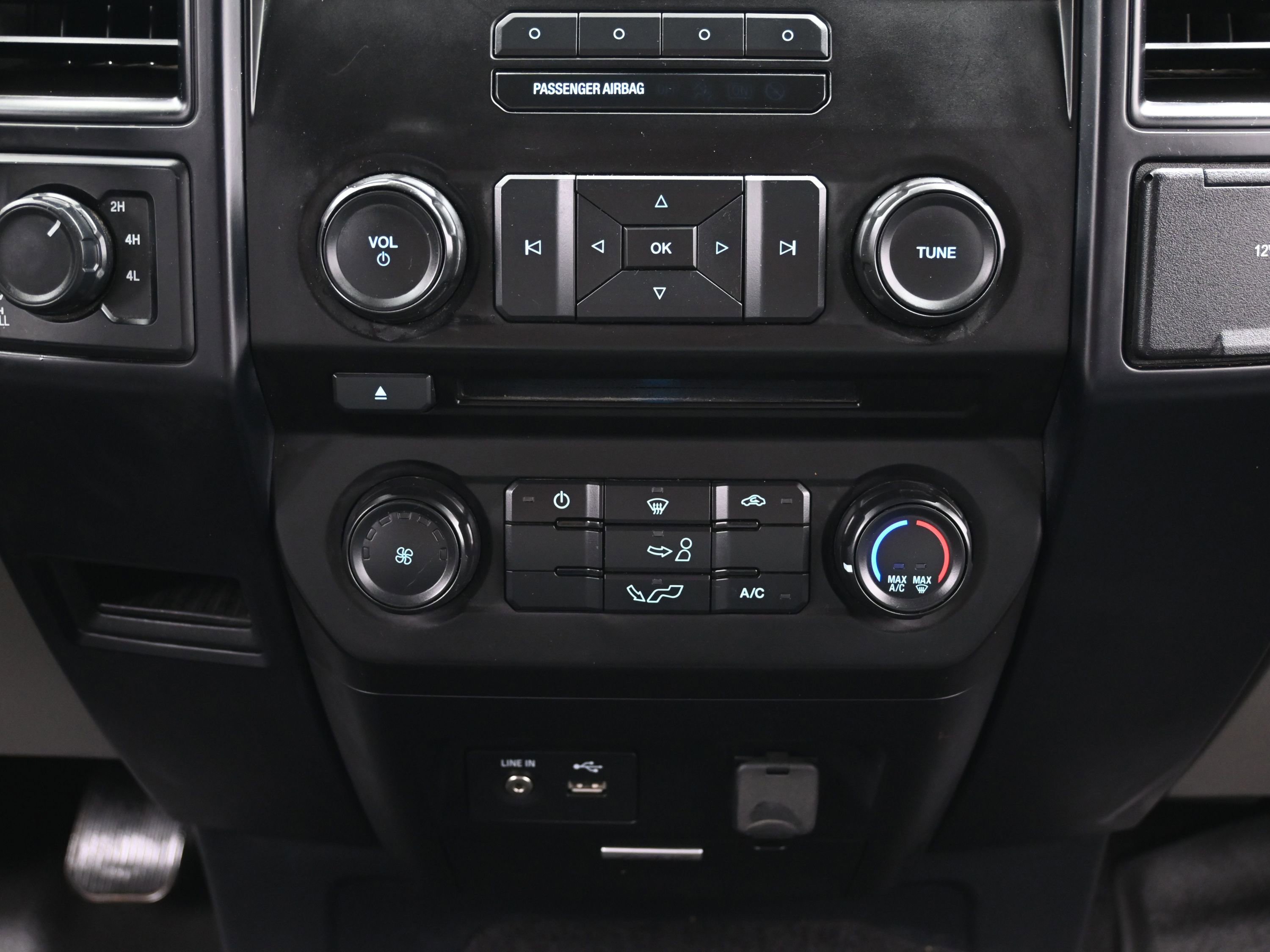 Used 2015 Ford F150 XL w/ Equipment Group 101A Mid AWD/4WD image 34