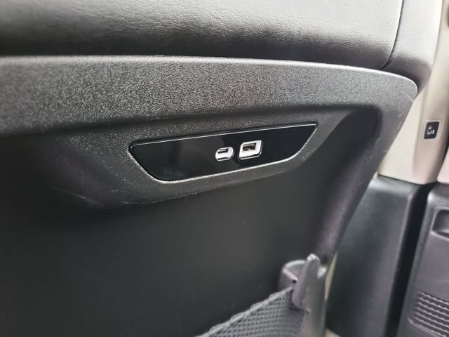 Used 2024 Chrysler Pacifica Touring-L FWD image 27