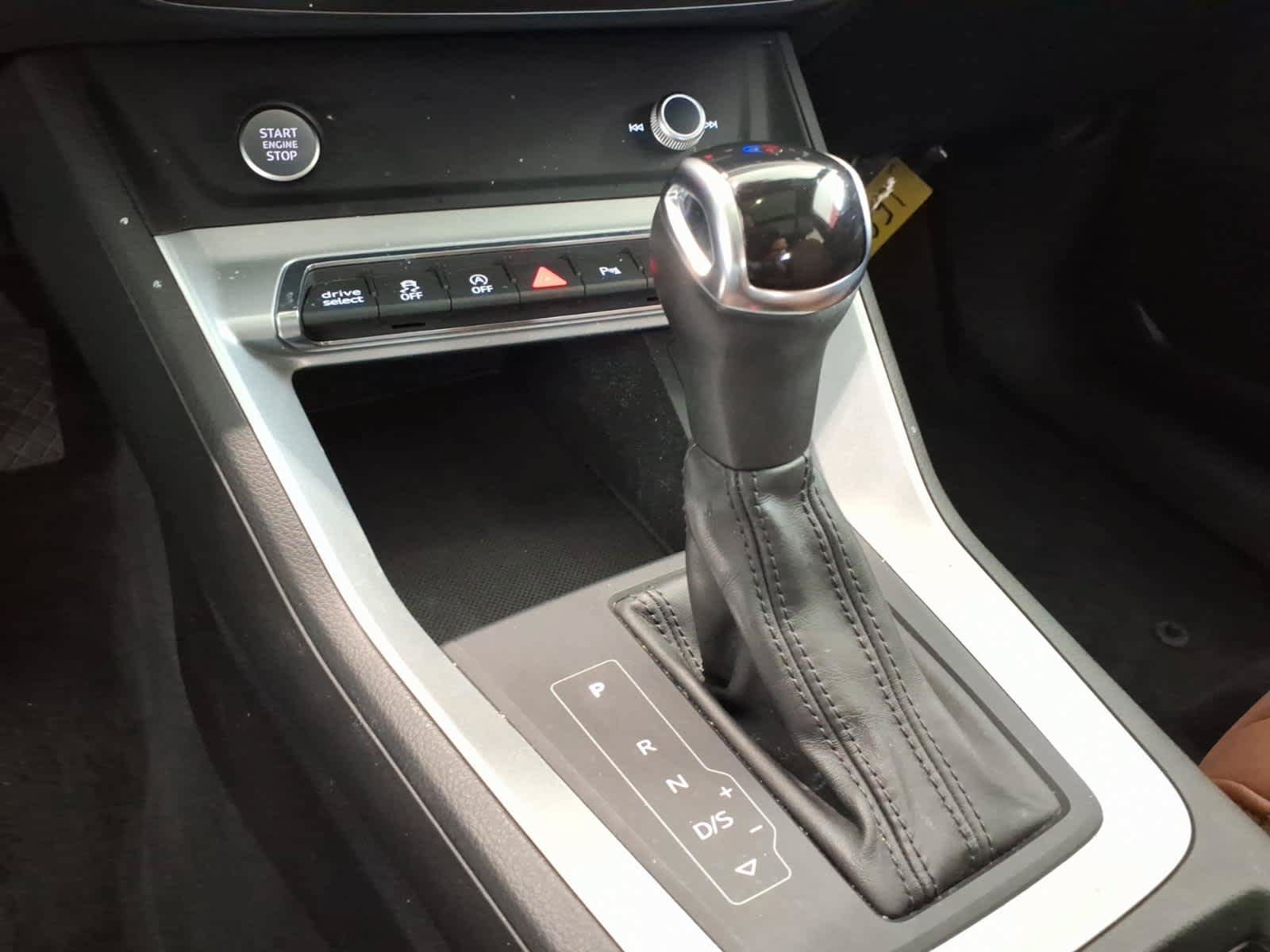 Used 2020 Audi Q3 2.0T Premium w/ Convenience Package AWD/4WD image 21
