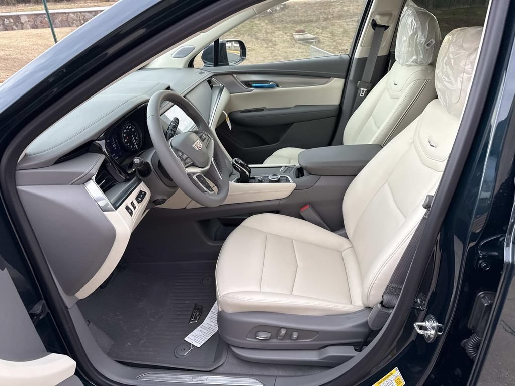 New 2026 Cadillac XT5 Premium Luxury w/ Driver Assist Package AWD/4WD image 8