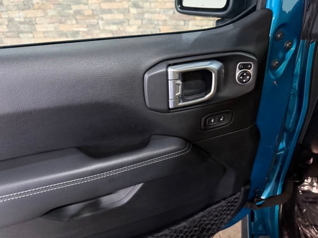 Used 2019 Jeep Wrangler Unlimited Rubicon w/ Dual Top Group AWD/4WD image 12