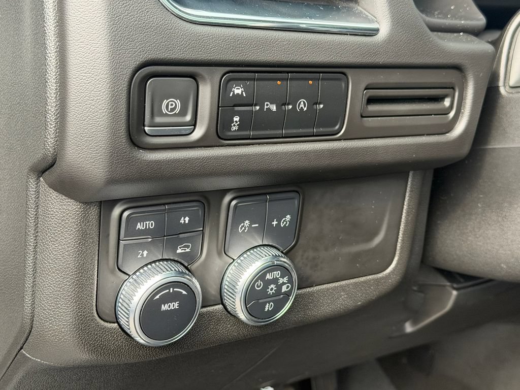 Certified 2023 GMC Yukon XL SLT AWD/4WD image 34